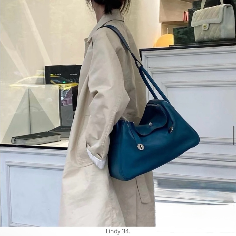 Sold Hermes Lindy Etoupe 34 - Picture 2 of 16